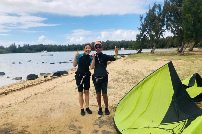 2h Private Kite Surf Lessons for Beginner in Anse La Raie Beach - Your first two hours: learning the power kite
