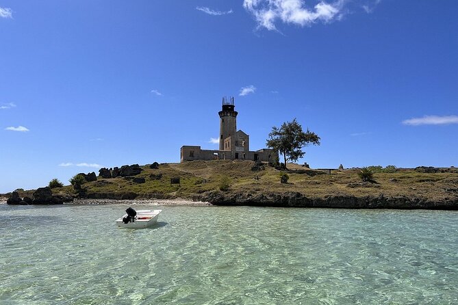 5 Islands Private Speedboat with Snorkeling Lunch and Drinks - Grand River South East Waterfalls by boat