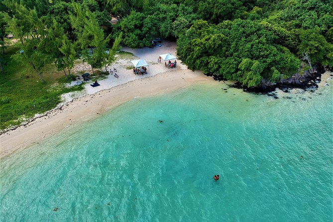 5 Islands Speedboat Cruise incl. Snorkeling in Blue Bay + Lunch at Ile aux Cerfs - Key points at a glance