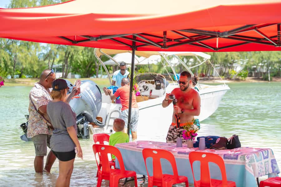 5 Islands Speedboat Cruise, Snorkeling + Lunch & Open Bar - Five useful things to know before you book