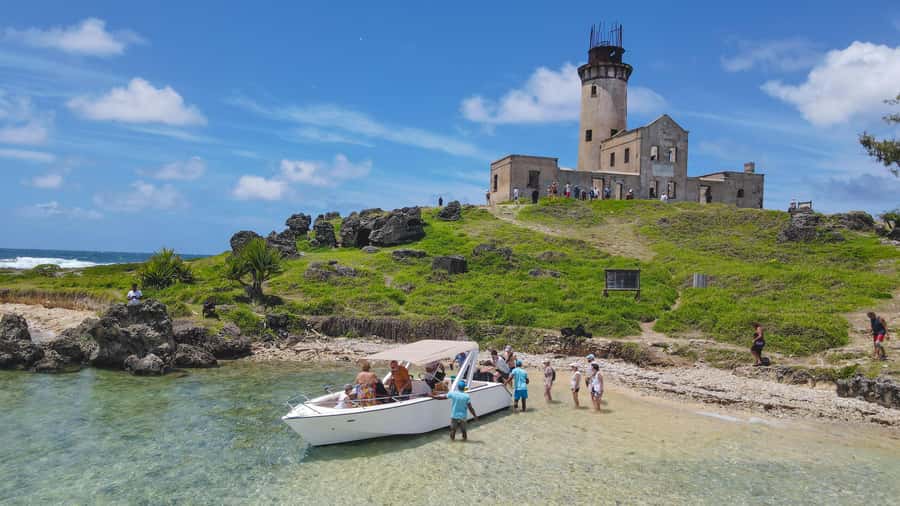 5 Islands Speedboat Cruise, Snorkeling + Lunch & Open Bar - Ilot Mergenie and the six-stop question