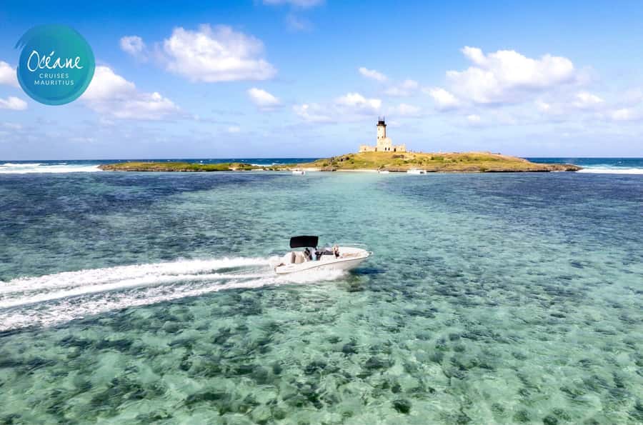 5 islands tour: New Private OCÉANE Speedboat - Leaving Pointe Maurice for Grand River South East
