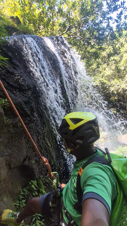 Abseiling/Canyoning - What the guides add to the day