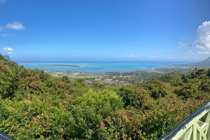 All Inclusive Full Day Tour: Chamarel Rhumrie,7-Coloured & Lunch - Gris Gris Beach and the included Mauritian lunch