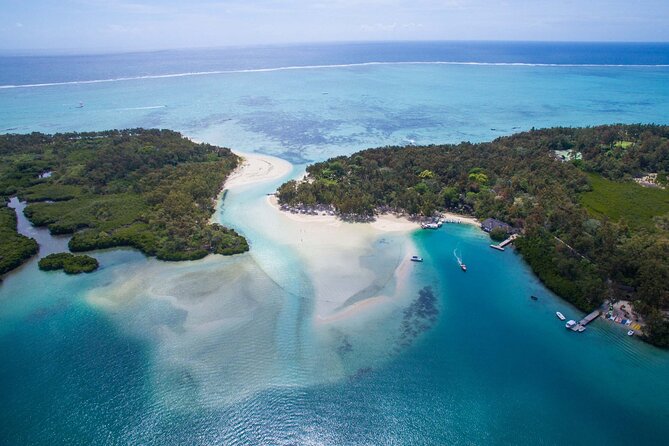 All inclusive SPEEDBOAT FULL DAY to ILE AUX CERF & GRSE WATERFALL - Who will enjoy this Mauritius boat day