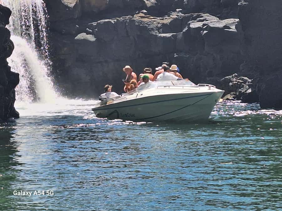 Blue bay: boat trip for ile au cerf (5 islands, barbecue) - Why this southeast Mauritius boat trip works