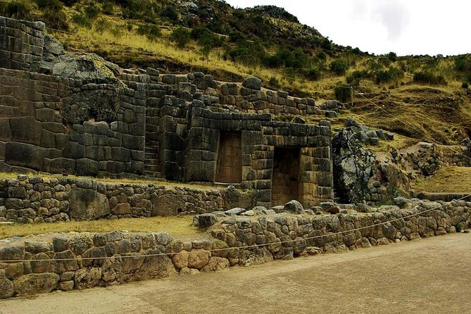Cusco City Tour (Half Day) - Puka Pukara: a red fortress above the route