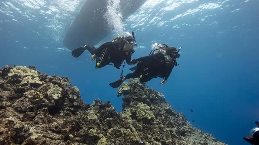 DISCOVER SCUBA DIVING IN LEMORNE with EasydiveMauritius - Moving from the pool to the boat