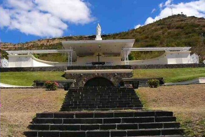 Discovering the North of Mauritius: Full-day incl Botanical garden & lunch - Mauritian lunch before the Port Louis sights