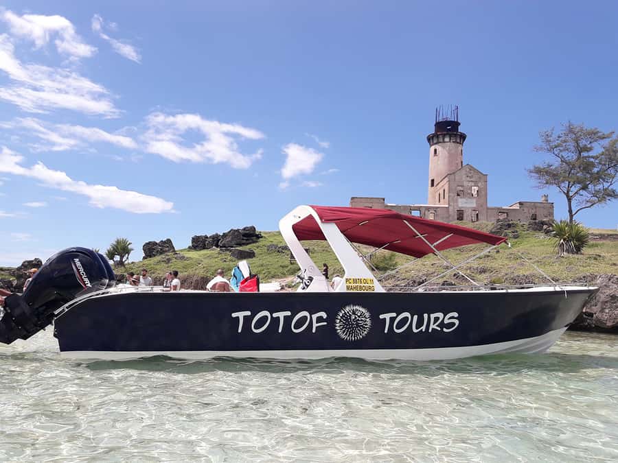 From Blue Bay: Ile aux Cerfs Speedboat Excursion with BBQ - Why this speedboat day works well