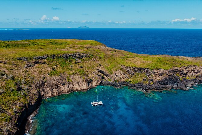 Full Day Catamaran Cruise - North Ilot Gabriel (sharing) - The 1-Hour-30-Minute Sail to Île aux Gabriel