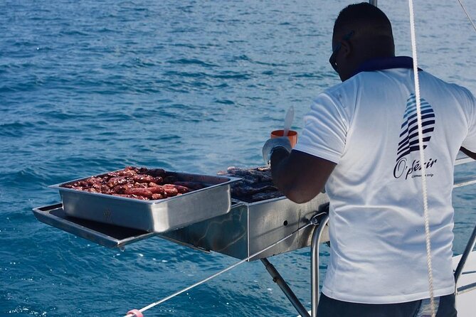 Full Day Catamaran Cruise on shared basis to Bénitiers Island - Time on Ile aux Benitiers