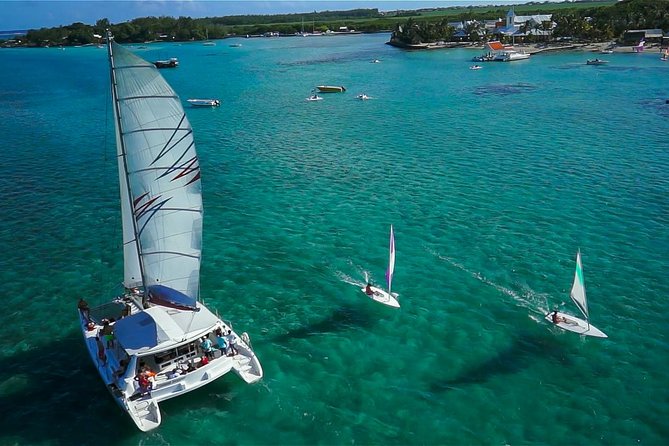 Full-Day Catamaran Cruise to Île aux Cerfs with BBQ Lunch - Île aux Cerfs and the famous sandbank