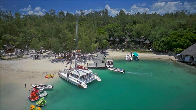 Full-Day Catamaran Cruise to Île aux Cerfs with BBQ Lunch - Is $81.10 good value?