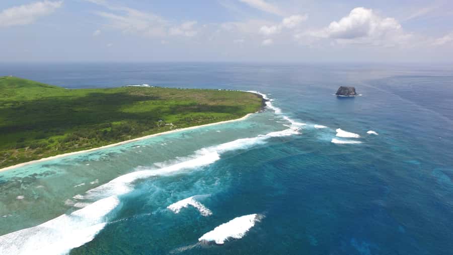 Full Day Catamaran Luxury Cruise to Northern Islands w Lunch - Gunners Coin and the return snorkeling stop