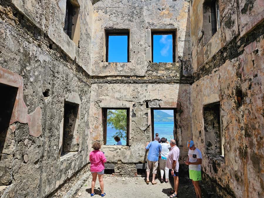 FULL-DAY CATASPEED - East Lagoon cruise including transfer. - Why this East Coast cruise is different