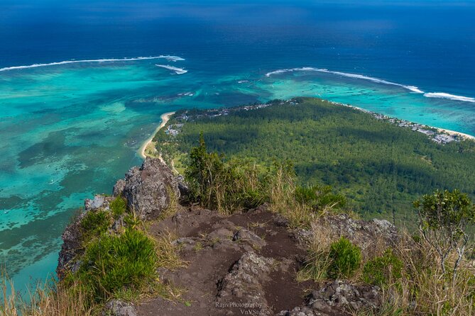 Full-Day Private Hiking le Morne Mountain & Seafood Lunch at Islet Fourneau - Who should book this Mauritius excursion?