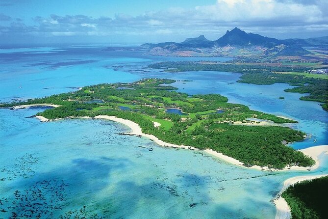 Full Day Shared Speed Boat in Ile Aux Cerfs Lunch & Transfer incl - The three-course BBQ lunch