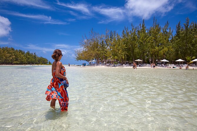 Full Day Shared Tour Catamaran to Ile Aux Cerfs - What the Ile aux Cerfs day actually offers