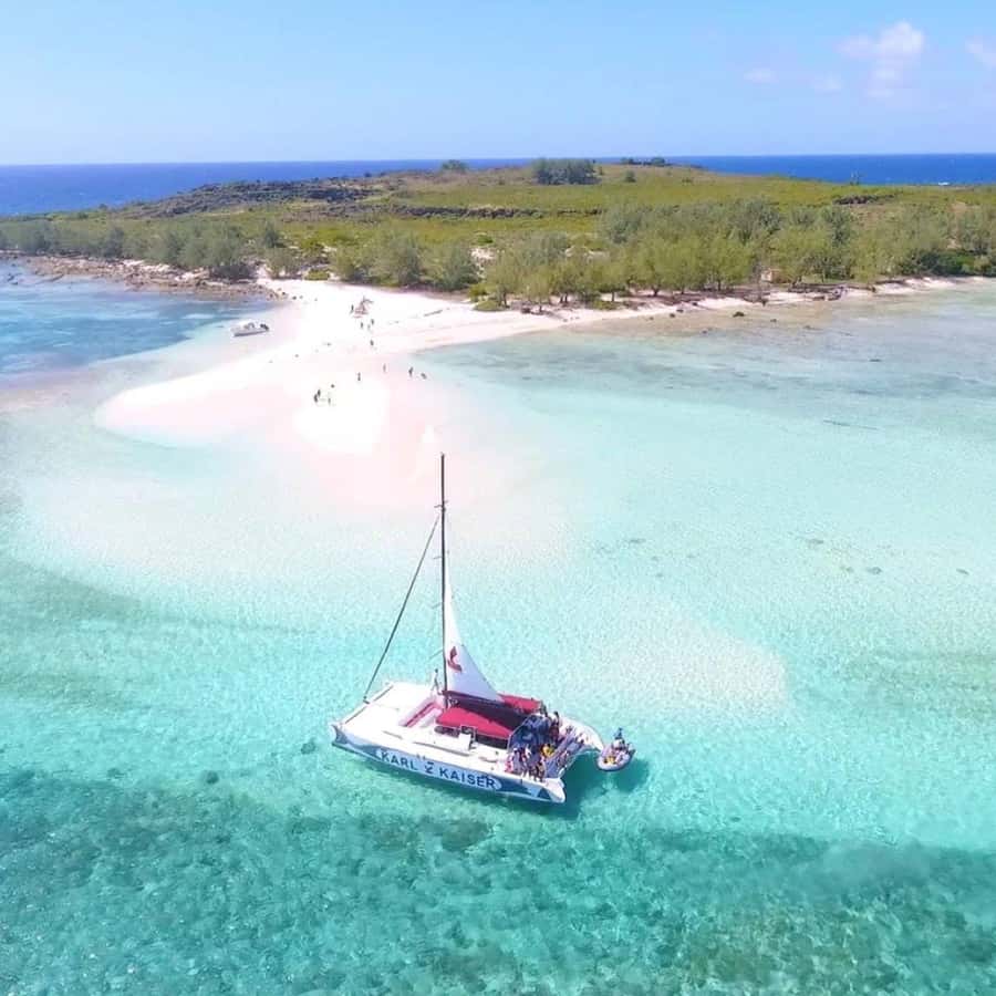 Grand Baie: Catamaran 3 Islands Cruise & Lunch on the Island - Coin de Mire, the island you see from the sea
