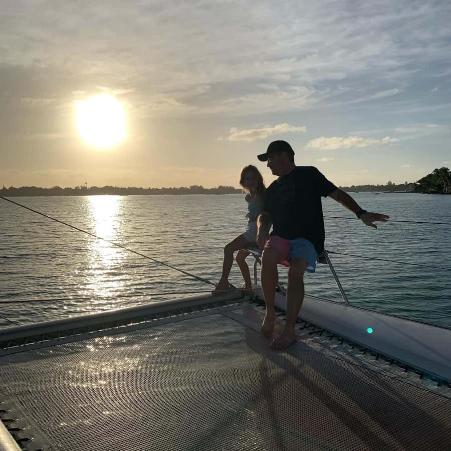 Grand Baie: Cocktail & Sunset Catamaran Cruise - Meeting the crew at Grand Baie Public Beach
