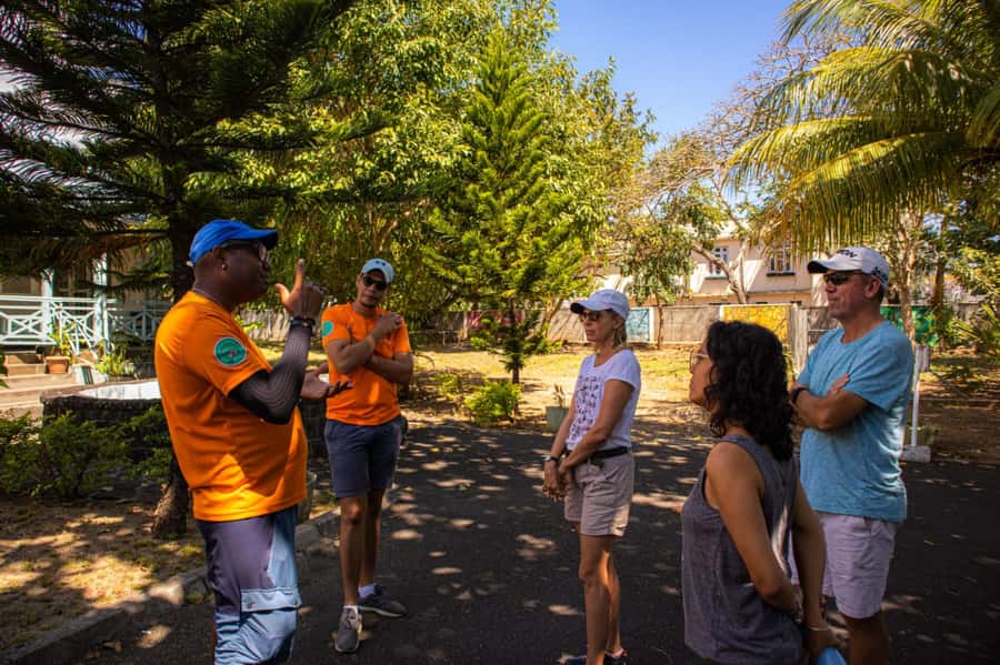 Grand Baie: Guided Walking Food Tour - Food restrictions and the full-stomach problem