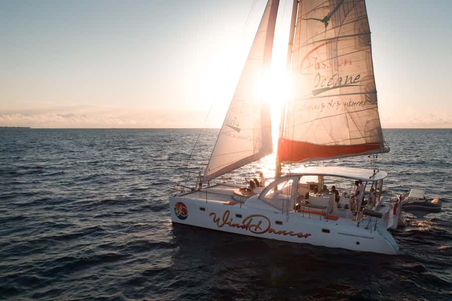 Grand Baie: Private 4-Hour Premium Sunset and Dinner Cruise - Setting out from Grand Baie at 5:00 PM