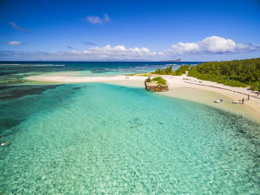 Grand Baie: Three Islands Private Boat Trip and Beach BBQ - A Beach BBQ at Midday