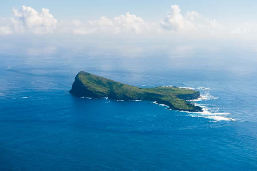 Grand Baie: Three Islands Private Boat Trip and Beach BBQ - Flat Island Before the Crowds