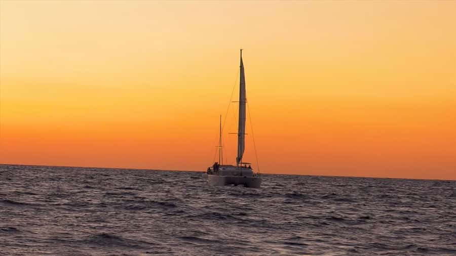 GrandBay-Sunset Cruise with Event Dinner for Private Groups - Open bar with cocktails, beer, and local spirits