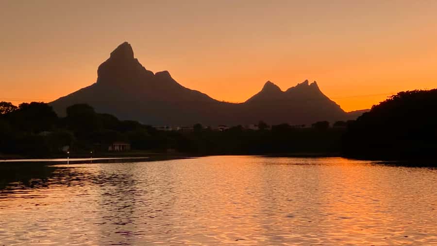 Guided Sundowner Kayak Tour - The sundowner moment with a cold drink