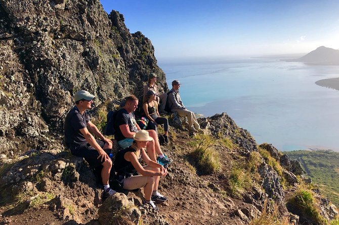 Hiking and Climbing UNESCO Le Morne Brabant - A 6:00 am start changes the whole experience