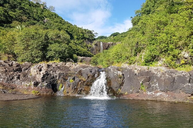 Hiking Trip Full-Day: The Magnificent 7 Waterfalls Sept Cascades including Lunch - How Much Value Do You Get For $119.13?