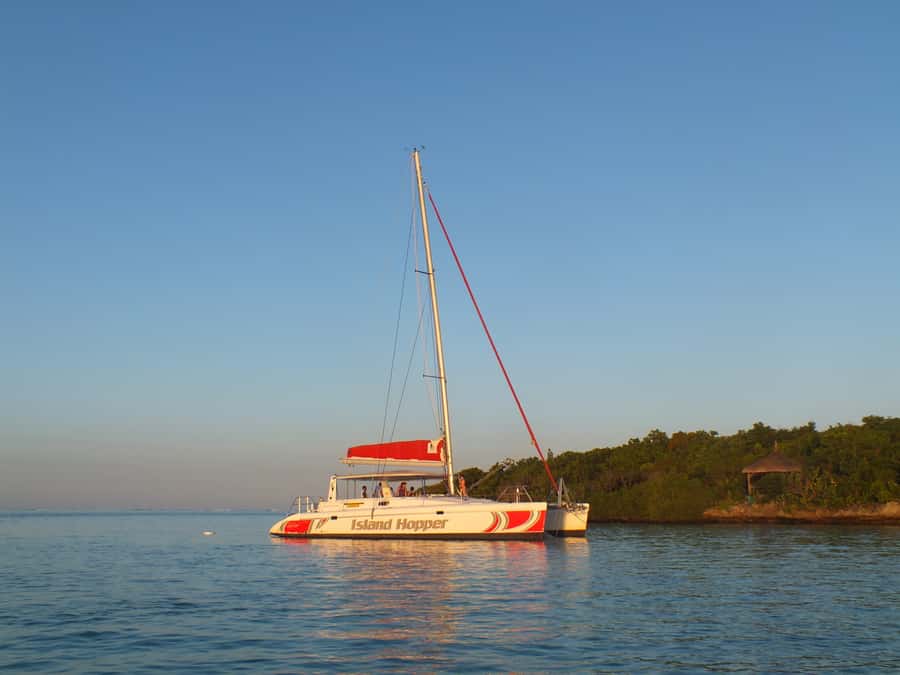 Ile aux Aigrettes: Private Sunset Cruise Tour - Food, drinks, and what to pack