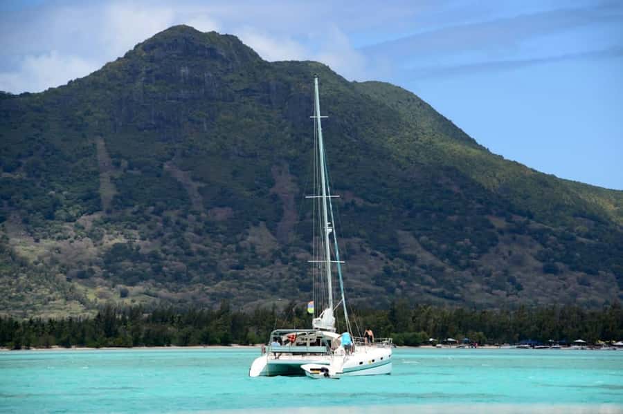 Ile Aux Cerfs Catamaran Cruise sailing from Mahebourg - Key points to know before you book