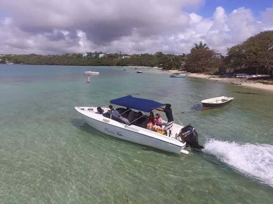 Ile aux Cerfs Speedboat Trip & Transport: Private or Shared - Private pickup makes the early start painless