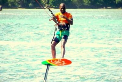 Kitesurfing lesson and rental at a cheaper price and with qualified instructor
