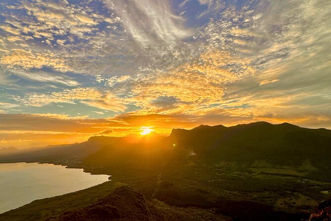 Le Morne Brabant Sunrise Hike - Who should book this hike