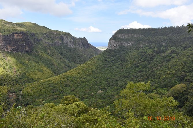Les septs Cascades Tamarind Falls - Walking the seven waterfalls