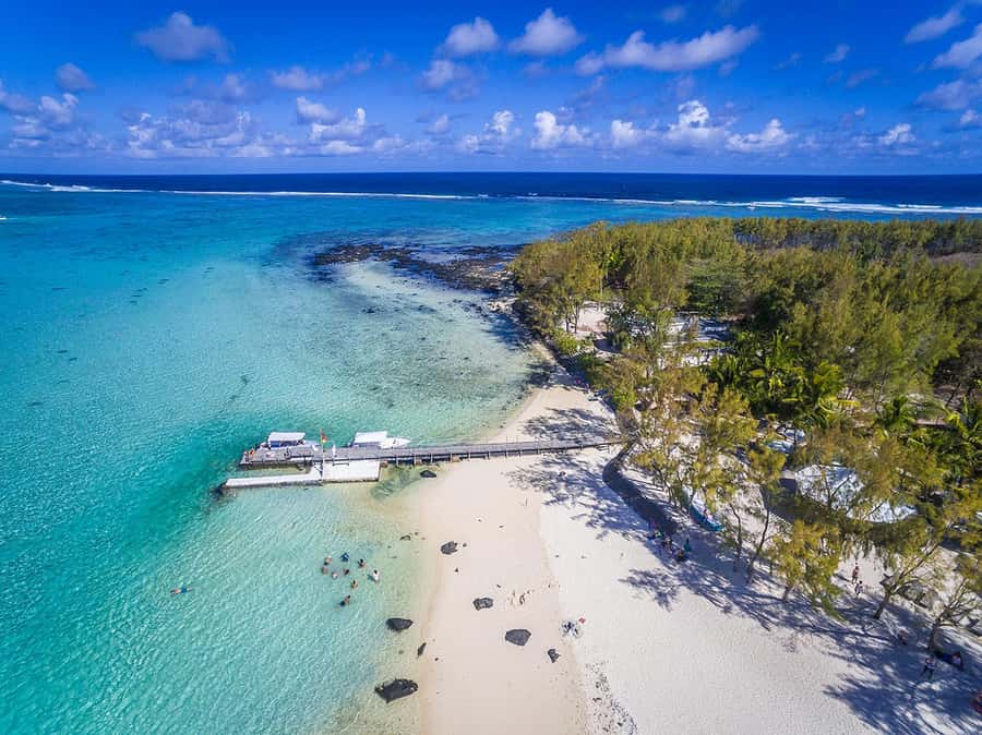 Mahebourg: L'île des Deux Cocos Island Boat Tour with Lunch - White sand and a slow island morning