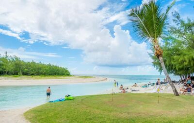 5 East Coast Islands Tour with Snorkeling & Lunch
