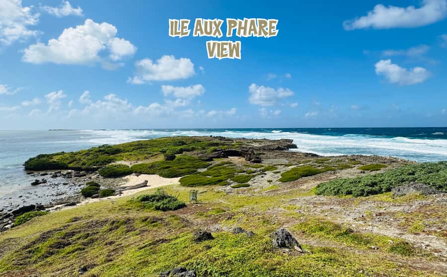 Mauritius: 5 Islands of the East Speedboat Tour with BBQ - The beach BBQ at Îlot Mangenie