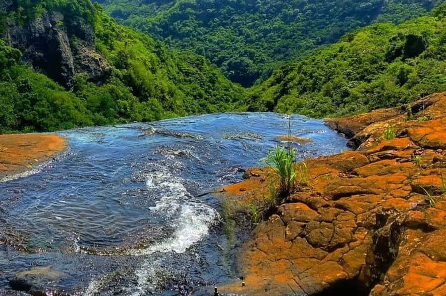 Mauritius: 7 Waterfalls Hike with Lunch and Hotel Transfers - Following Tamarind Falls from the lower pools upward