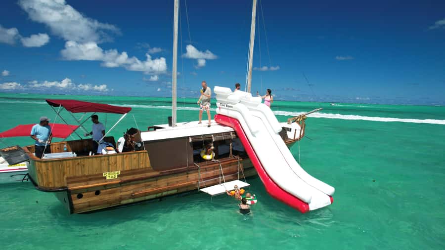 Mauritius: Boat trip to Ile aux Cerfs with Lunch/waterslide - What makes this cruise worth considering