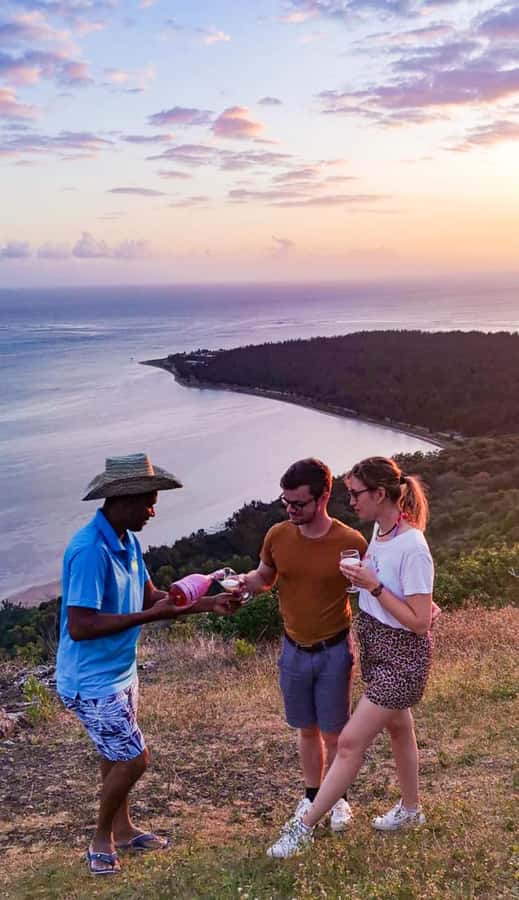 Mauritius: Exclusive Le Morne Sunset Hike & Aperitivo - The Mauritian aperitivo and included drinks