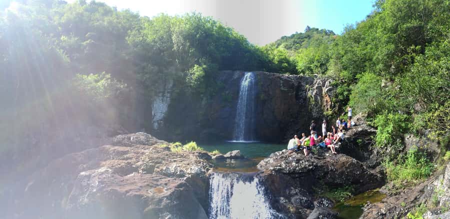 Mauritius: Full Canyon Tamarind Falls 5-Hour Hike - What the guides add to the day