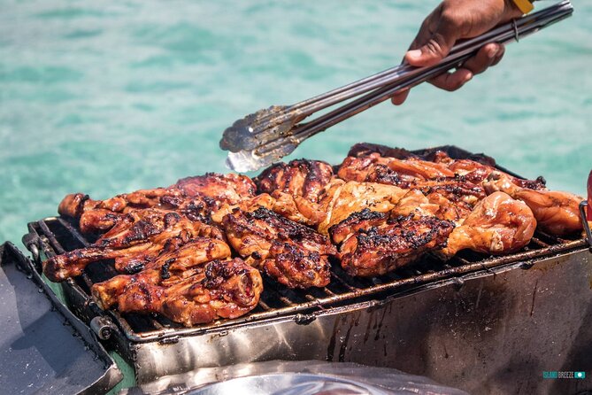 Mauritius : Full day All inclusive Ile aux cerfs Catamaran cruise - Lunch, halal food, and drinks aboard