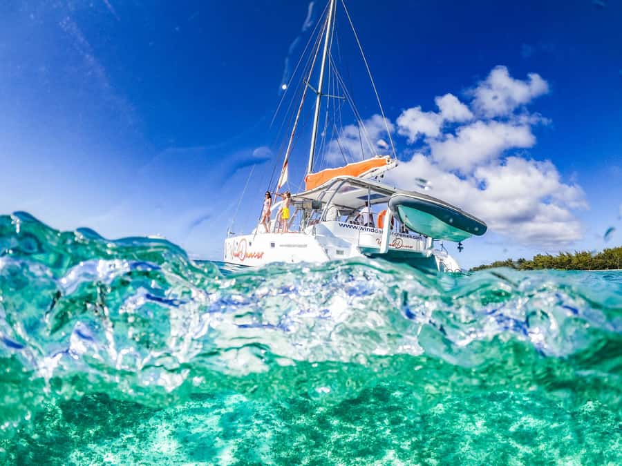 Mauritius: Full-Day Catamaran Cruise to the Northern Isles - The crossing to the Northern Isles