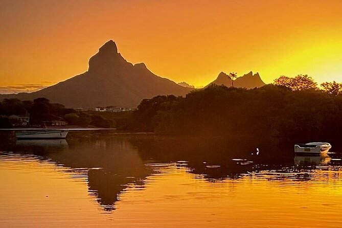 Mauritius: Guided Sunrise Kayak Tour on the Tamarin River - Watching the sun appear behind Rempart and the 3 Mamelles