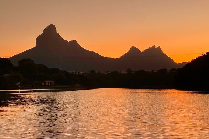 Mauritius: Guided Sunrise Kayak Tour on the Tamarin River - Learning the basics before paddling out